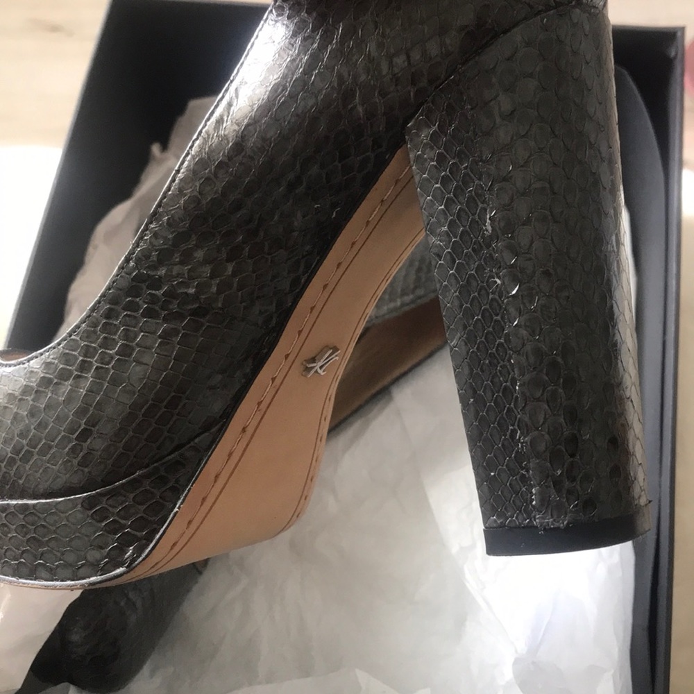 Shoes - Picture 3 of 4